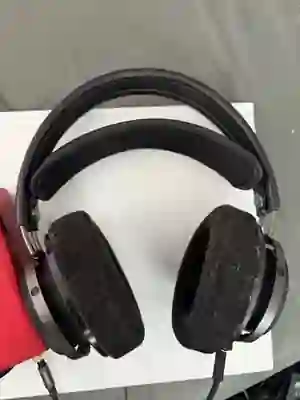 Philips Fidelio X2HR over-ear headphones